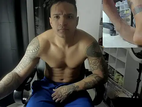 Snapshot of master_leather chatting on November 16, 2025, 4:56 pm master leather online show from November 16, 2025, 4:56 pm