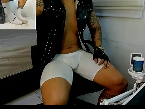 Snapshot of master_leather chatting on February 13, 2026, 3:24 am master leather online show from February 13, 2026, 3:24 am