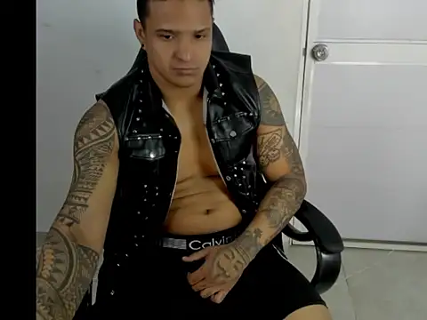 Snapshot of master_leather chatting on March 3, 2026, 3:45 am master leather online show from March 3, 2026, 3:45 am