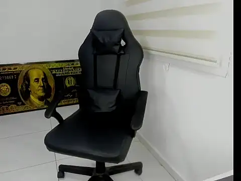 Snapshot of master_leather chatting on March 10, 2026, 1:16 pm master leather online show from March 10, 2026, 1:16 pm