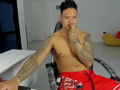 Snapshot of master_leather chatting on March 24, 2026, 5:01 am master leather online show from March 24, 2026, 5:01 am