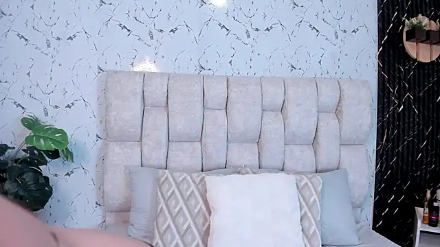 MadisonnLee online show from November 12, 2025, 7:13 pm