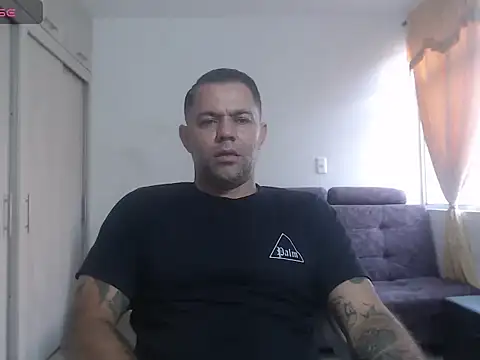 Alexander Halls online show from November 13, 2025, 1:21 pm