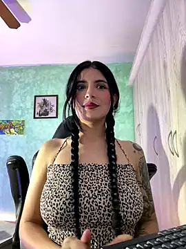 Snapshot of Cristal_Cerati_ chatting on December 4, 2025, 10:40 pm Cristal Cerati online show from December 4, 2025, 10:40 pm