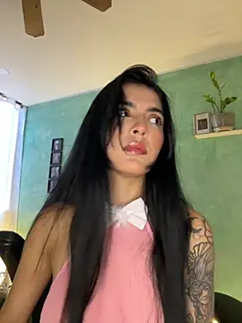 Snapshot of Cristal_Cerati_ chatting on January 6, 2026, 9:50 pm Cristal Cerati online show from January 6, 2026, 9:50 pm