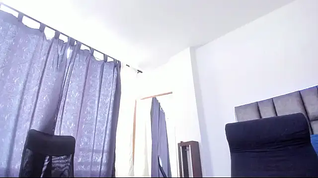 sarahhernandez online show from May 21, 2026, 2:02 pm