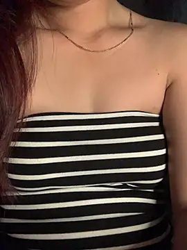 Snapshot of Winnie-sexy chatting on March 30, 2026, 10:33 pm Winnie-sexy online show from March 30, 2026, 10:33 pm