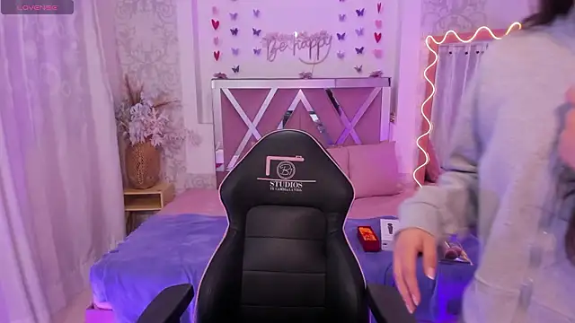 ISABELA TAY online show from March 10, 2026, 11:37 am