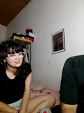 dulce pareja online show from November 21, 2025, 3:38 am