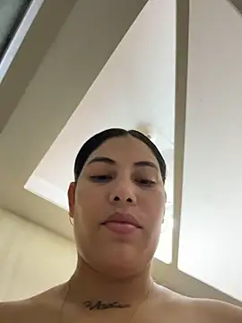 Snapshot of Anna_Bitch_Disgusting chatting on November 13, 2025, 10:19 pm Anna Bitch Disgusting online show from November 13, 2025, 10:19 pm