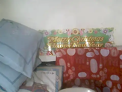 loriepinay46 online show from December 3, 2025, 12:14 pm