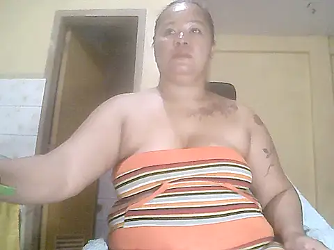 loriepinay46 online show from February 7, 2026, 11:08 pm