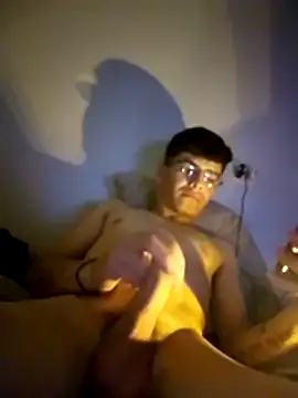 quetzal200128 online show from November 16, 2025, 5:46 am