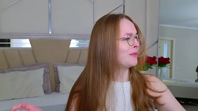 MadisonSmitt online show from April 8, 2026, 5:18 am