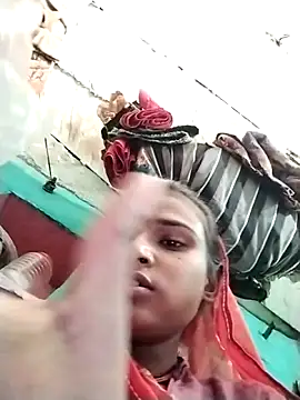 Big Lovexx online show from April 11, 2026, 7:45 am