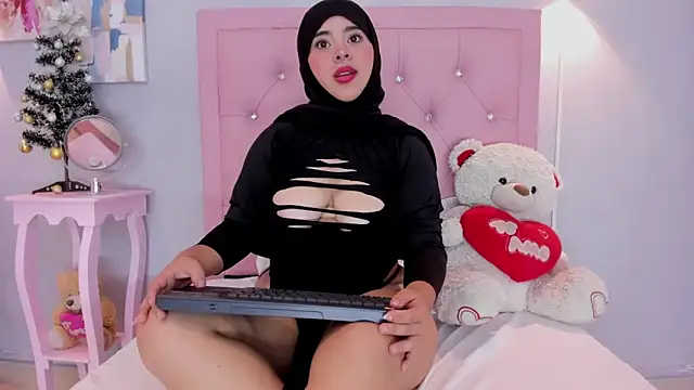 Snapshot of Adaharaa_cute chatting on November 15, 2025, 3:48 am Adaharaa cute online show from November 15, 2025, 3:48 am