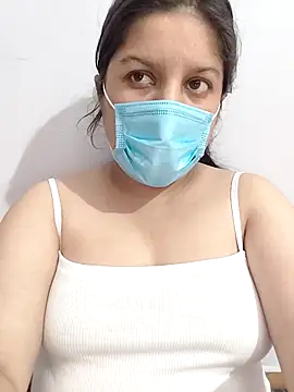 Snapshot of Cute_hotzara chatting on May 5, 2026, 5:37 am Cute hotzara online show from May 5, 2026, 5:37 am