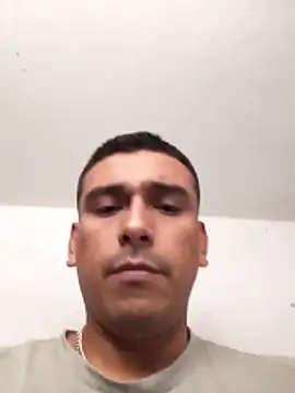 Solo privado online show from May 22, 2026, 1:39 pm