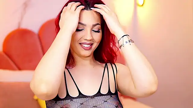 Scarlett Veyra online show from December 3, 2025, 7:05 am