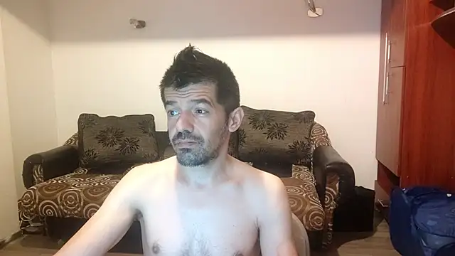 Snapshot of Dale_E chatting on June 17, 2026, 12:24 am Dale E online show from June 17, 2026, 12:24 am