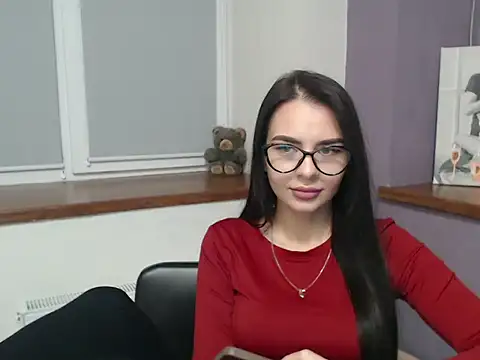 divina kira online show from November 27, 2025, 7:54 am