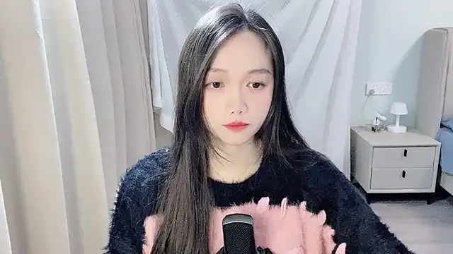 BoiI2u online show from December 14, 2025, 3:17 pm