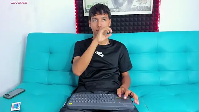 Snapshot of Carl-Milton chatting on November 15, 2025, 12:19 am Carl-Milton online show from November 15, 2025, 12:19 am