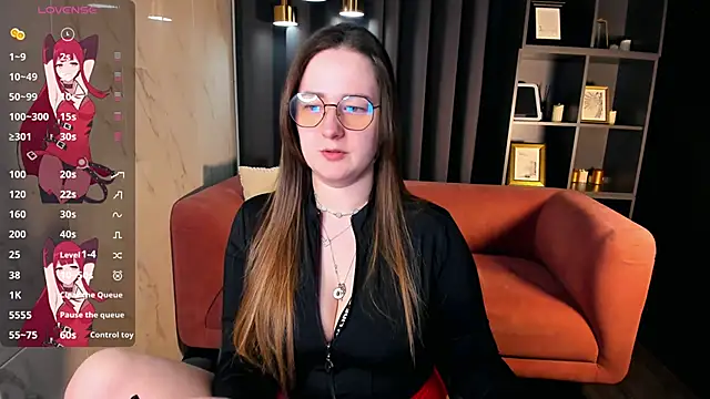 EmmaBloomm online show from April 10, 2026, 10:14 pm