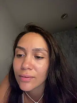 carolsapequinha online show from February 12, 2026, 1:00 am