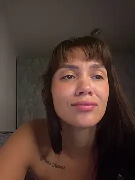 carolsapequinha online show from April 17, 2026, 11:24 am