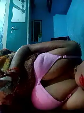 Snapshot of beutiful_hot chatting on January 11, 2026, 4:56 pm beutiful hot online show from January 11, 2026, 4:56 pm