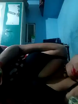 Snapshot of beutiful_hot chatting on January 15, 2026, 4:44 pm beutiful hot online show from January 15, 2026, 4:44 pm