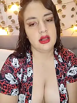 White Queen 1 online show from November 21, 2025, 9:02 pm