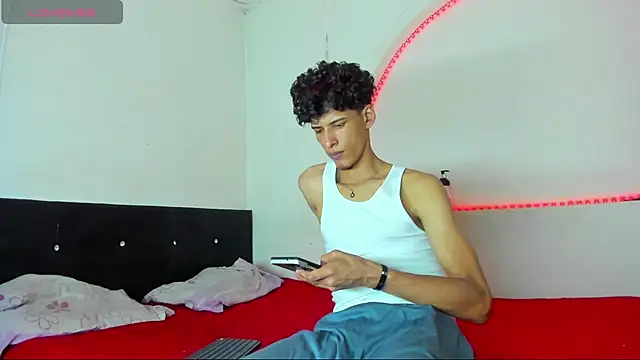 kaiborman00 online show from March 24, 2026, 3:22 am