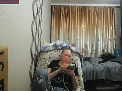 JenniDeep online show from November 19, 2025, 5:57 pm