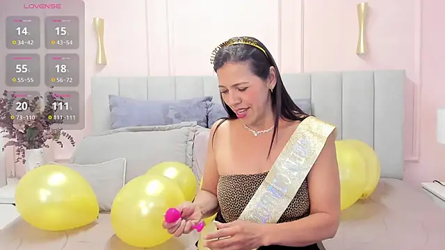 Snapshot of Dulce_emi chatting on June 25, 2026, 2:54 pm Dulce emi online show from June 25, 2026, 2:54 pm