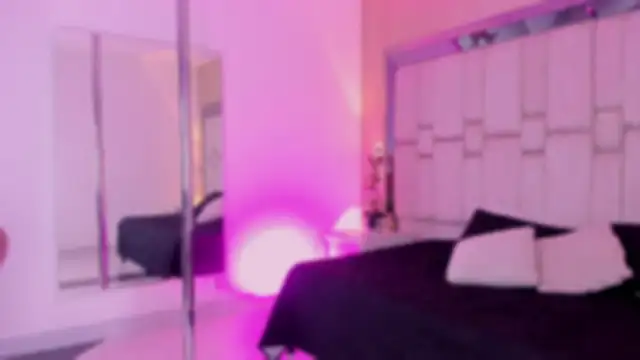 SnakeMuse online show from December 20, 2025, 4:08 am