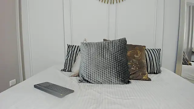 Snapshot of Mia-Kendall chatting on November 29, 2025, 7:39 pm Mia-Kendall online show from November 29, 2025, 7:39 pm