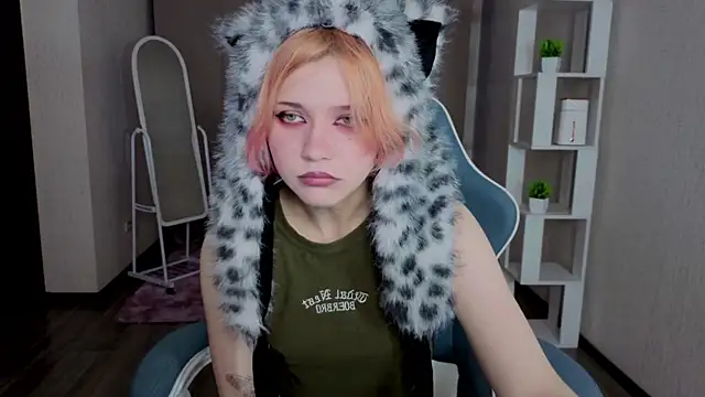 Snapshot of Kreks_frey chatting on November 18, 2025, 11:14 am Kreks frey online show from November 18, 2025, 11:14 am