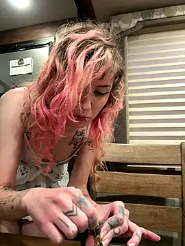 needlefaceUwU online show from November 15, 2025, 12:41 am