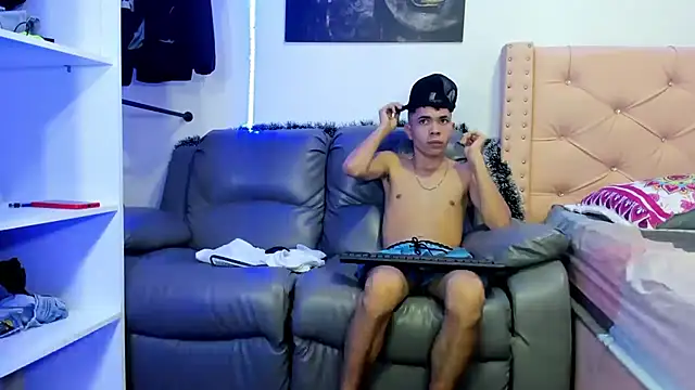 alejoSteele online show from November 23, 2025, 12:10 am