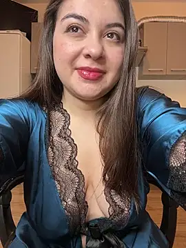 Snapshot of Lovynna chatting on February 16, 2026, 9:55 pm Lovynna online show from February 16, 2026, 9:55 pm