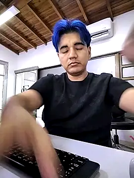 lans howl online show from April 26, 2026, 8:23 am