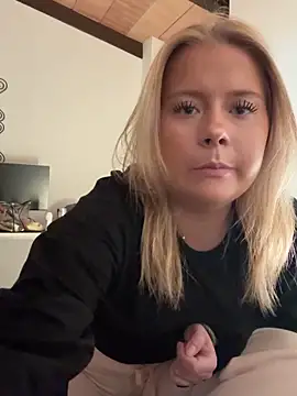 Sandraxoxox online show from November 23, 2025, 9:14 pm