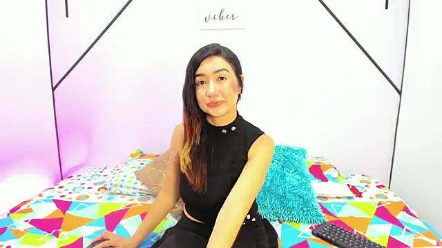 VictoriaRouge  online show from November 19, 2025, 1:00 pm