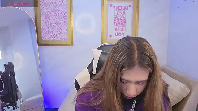 Evy Luxx v online show from March 7, 2026, 3:47 am