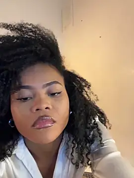 Snapshot of vanestraus chatting on February 20, 2026, 8:31 pm vanestraus online show from February 20, 2026, 8:31 pm