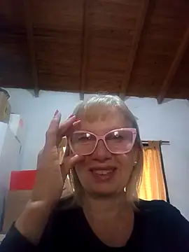 SexyMilf1211 online show from April 9, 2026, 4:34 pm