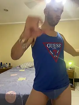 chicocubanoxl online show from November 26, 2025, 3:57 pm