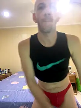 chicocubanoxl online show from November 28, 2025, 7:16 pm